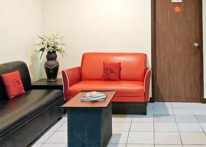 Herberg Reddoorz Near Baclay Drive Super Metro