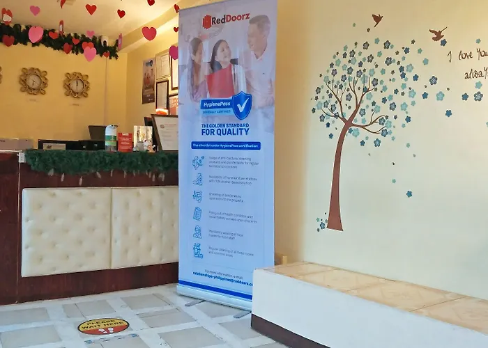 Reddoorz Near Baclay Drive Super Metro 3*