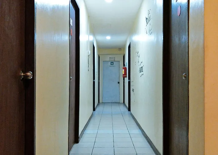 Reddoorz Near Baclay Drive Super Metro Herberg