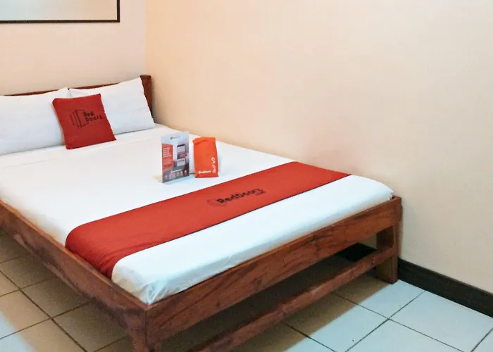 Herberg Reddoorz Near Baclay Drive Super Metro 3*
