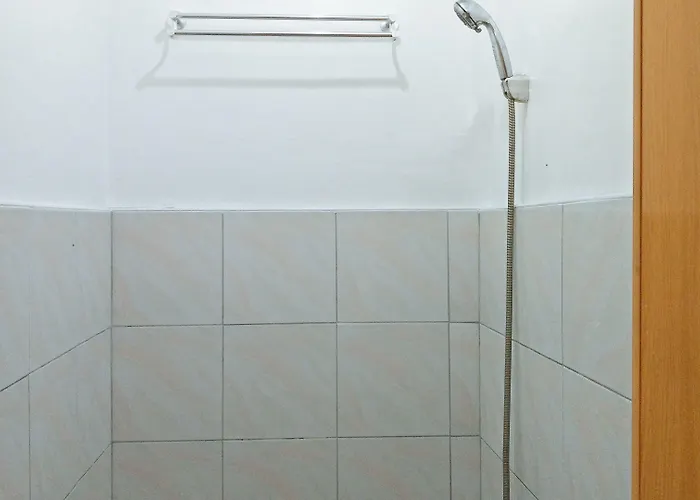 Reddoorz Near Baclay Drive Super Metro 3*
