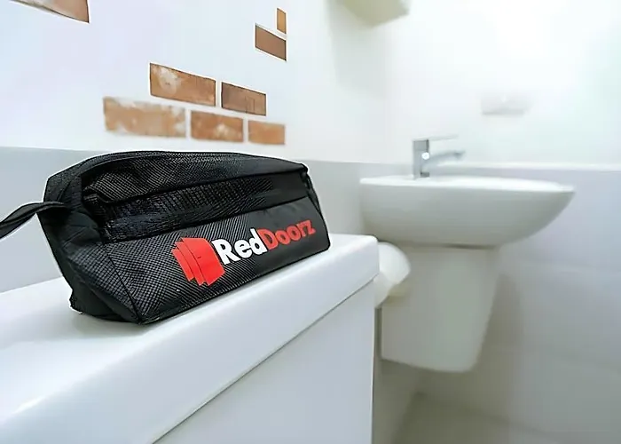 Reddoorz Near Baclay Drive Super Metro
