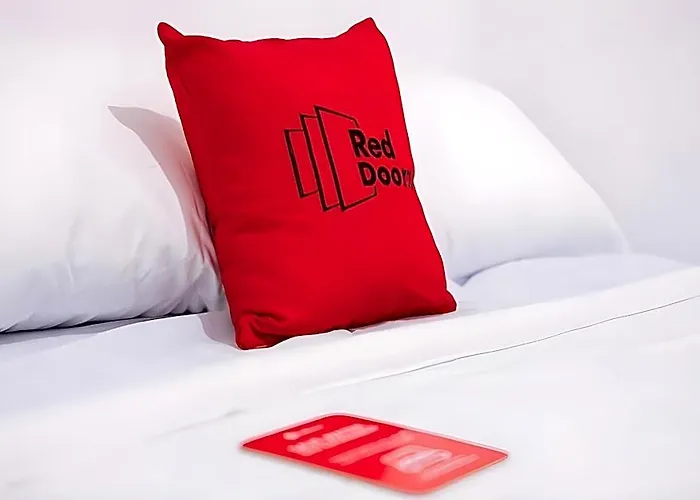Reddoorz Near Baclay Drive Super Metro